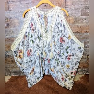 Coco & Jaimeson Floral Cold Shoulder W Ties And Crochet Trim